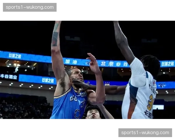 北京首钢签下麦基补强 38岁老将首秀展现即战力